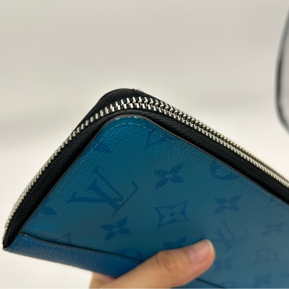 Louis Vuitton  Zippy Vertical Taigarama Long Wallet in Bright Blue with Box - Picture 12 of 14